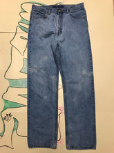 Load image into Gallery viewer, One Pocket Wash N’ Go Jeans