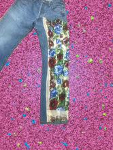 Load image into Gallery viewer, Levi’s 501 Floral Patch Jeans