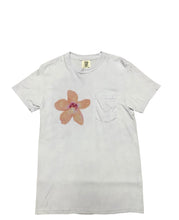 Load image into Gallery viewer, Star Flower lilac T-shirt